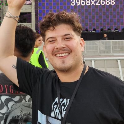 ptlnkr's profile picture. in my slowly improving era