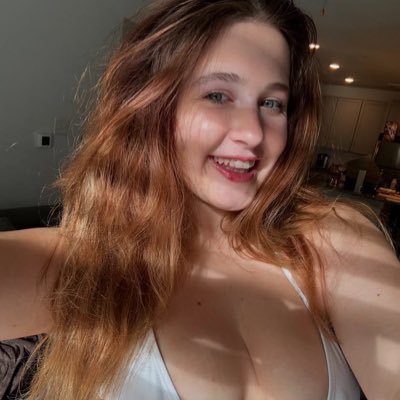 Hi, I’m just a naughty school girl🏖️☔️.. Feel free to send a dm love to be friends 😊💝