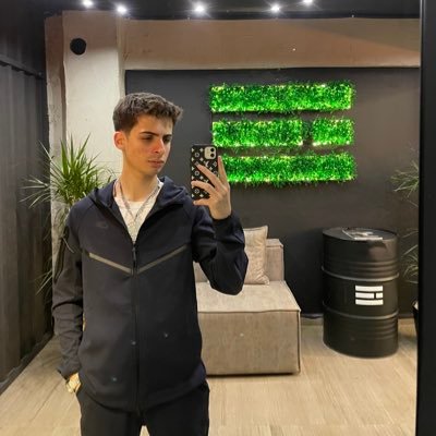 twitter fenomeni, 17 yaşında dahi bir birey.