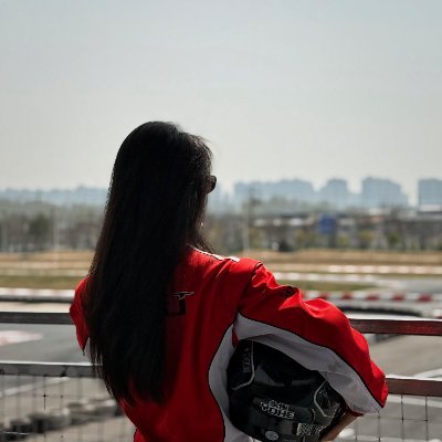 sofia_mabgh558's profile picture. 🚗💨レース愛好家｜スピードとエンジン音に魅せられて
🏁F1・ラリー・サーキット観戦が大好き
📸レース写真やイベントの思い出を気ままに投稿中
🧤いつか自分も走ってみたい、夢は本物のレーサー！
