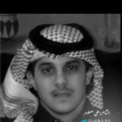 قال حاسر قلت ولساني تلعثم#ويش اسوي في الزمان وفي القﻻعة#كنت فارس لي مع الفرسان مقدم#والزمن قامت تناوشني سباعه.المفضلة فيها بعضا مني .القوس ♿️