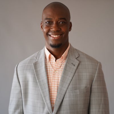 SA to @_PastorUmoEno on #DigitalMarketing and #SocialMedia| Fmr Consultant @CavilConsult | @UMGCAlumni | PRO #AKISANUSA| #Marketer| #AITrainer #AkwaIbomTwitter