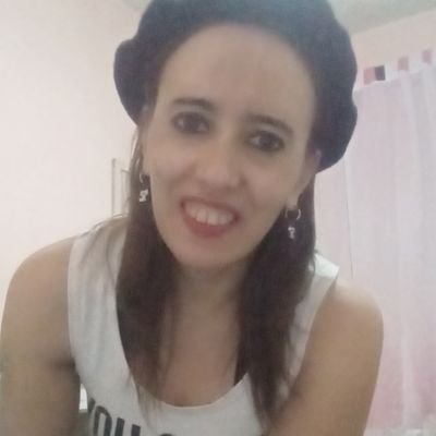 Admiradora de los artistas músicos pintores compositores y la medicina más en la rama social.. filosofía psicología sociología y más..amo el arte ✨