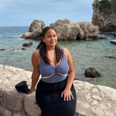 luv2bmonee's profile picture. ✝️ MIA | BCN 🦋