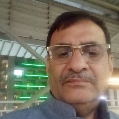 मोहब्बत लुटाते चलो
सबको अपना बनाते चलो
मिल जाए अगर कोई राह में
तो उसको भी अपना बनाते चलो
🙏🏻❤️