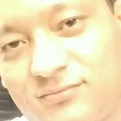 निस्वार्थ भावना बोकि निडर र अढिक भएर हिड्दै गरेको एक अन्जान मनुष्य ।।
