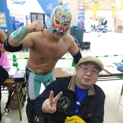 taichi_hon's profile picture. 〔障害垢〕統合失調症の #解離性障害 意識消失 #解離性同一性障害 暴れる、遁走 
上記のような症状がでている時は記憶がまったくありません
#解離性運動障害 (整形外科的に何も問題はなく精神が原因)両足にあり外出移動は🧑‍🦽か杖つき歩行 #中度知的障害(B1)もち（プロレスアカ） @taichi_kid_go 🙇