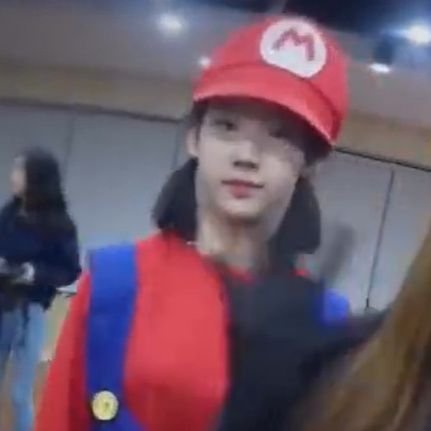 jiyooniversal's profile picture. isang hamak na bading lamang