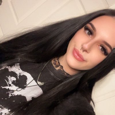 Horror movies, heavy metal, & good vibes / M.K.B 👼🏻