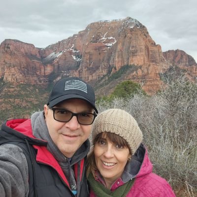 Alejand27701996's profile picture. 