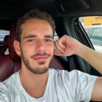 Betty (@b32725941) 's Twitter Profile