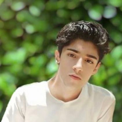 Waqas_292Khan's profile picture. :لا الہ الا ﷲ محمد رسول ﷲ صَلَىٰ ٱللَٰهُ, عَلَيْهِ وَآلِهِ وَسَلَمَ🫀

 🇵🇰📍🇸🇪   
Respect all Abrahamic religions ✡️ ✝️ ☪️
 🐧🐎