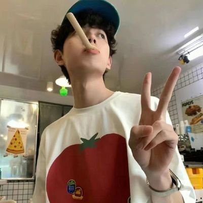 Chengx333's profile picture. cheng