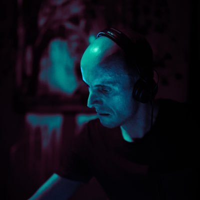 You will meet me in your favorite place, where music gives joy to people. Maybe I will play for you, sharing what I love so much. Booking: contact@djhellix.eu