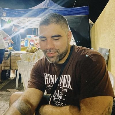 Artes plásticas, história, política e futebol.