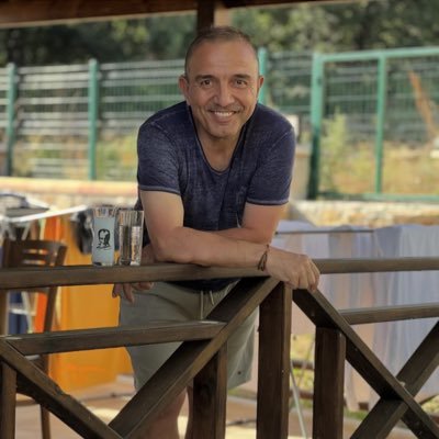 buskashi's profile picture. Hiç bir şey bilmesem de, haddimi bilirim.