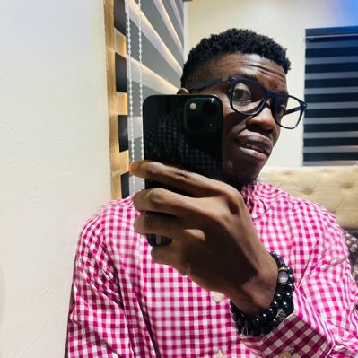 ayo_ambitious's profile picture. •Brand Expert •Visual Design Alchemist •Project Manager •Stretford-End Dreamer! •Building @usebrandom_ • Official Designer @moyoadebanjo1