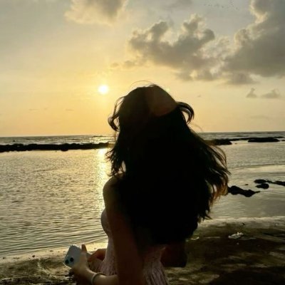 ◛ ° “When men fall into the sea, they drown. When women meet the water, they transform. It becomes vital to ask: is this a metamorphosis, or a homecoming?”