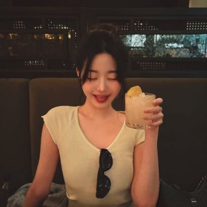 Bls_Lomoloy's profile picture. Summer went away, still the yearning stays