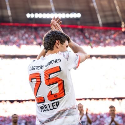 ومـن فَـي حَـب باَيـرَنِ قَـدِ يِـلاَمِ؟ المانيا ❤️🤍🇩🇪 @fcbayern