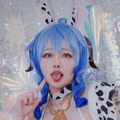 Cute face, dirty mind 😈 I purr, beg, and touch myself just the way you like. Uncensored & FREE on my OnlyFans 👇🏻