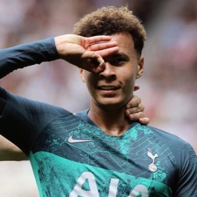 2 championnats, 8 coupes d’Angleterre, 4 League Cup, 7 Community Shield, 1 coupe des Coupes et 3 coupes UEFA.