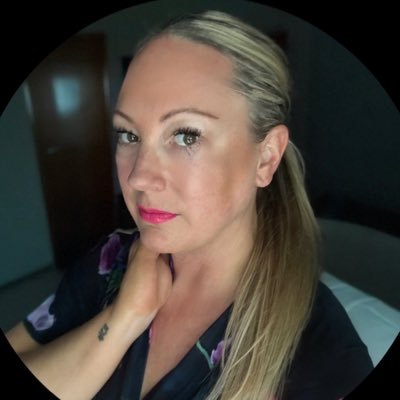 Know a lot about diving and some about football. I hate birds and olives. OU ❤️🏈🤍Green Bay 💛🏈💚MN➡️ND➡️OK. OU Alumni. LimeLife Beauty Guide. M. Ed.