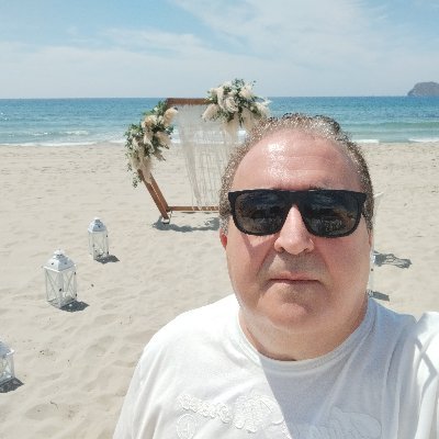 Socialdemócrata convencido, enamorado de La Manga del Mar Menor 🌹 y aprendiz de locutor📻🎙️
#SOSMarMenor