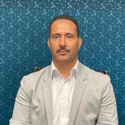 أكاديمي مختصّ في الأدب الجاهليّ، عضو هيئة تدريس بجامعة صنعاء، رئيس مجمع العربية السعيدة، عضو مجمع اللغة العربية بدمشق، رئيس وحدة التحرير في معجم الدوحة التاريخي