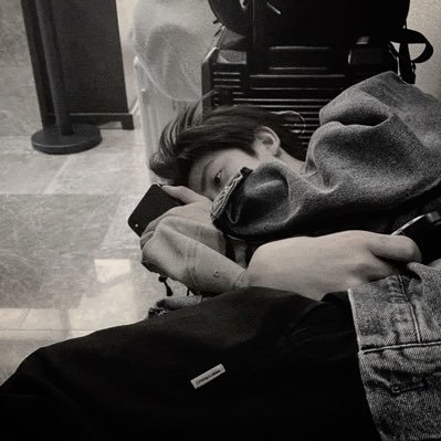 kxnpr0ddd's profile picture. 𝐏𝐫𝐨𝐝 ( 𝗻. ) ภาวนาให้ได้รับความรักแบบที่เคยให้มาโดยตลอด #ตู้เพลงคนโปรด