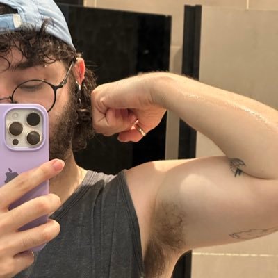 gay biólogo | ex mono sona | viciado em sailor moon | Demi’s fan | desenho de vez em quando
