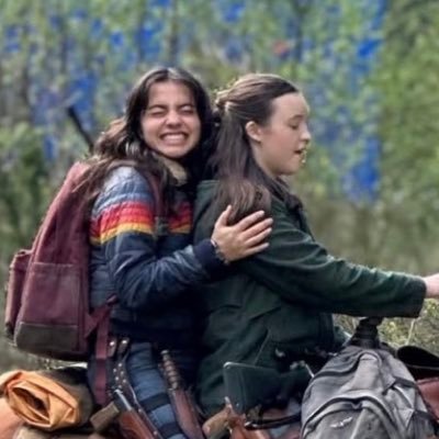 angryoilslick1's profile picture. I am here for #clexa #avatrice #caitvi #dellie