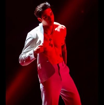 alesmsf's profile picture. Por mais que sopre o vento, a montanha nunca se curva diante dele!