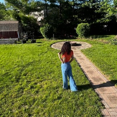 living the actual life of my dreams. neighborhood delusional pisces mother 🌞