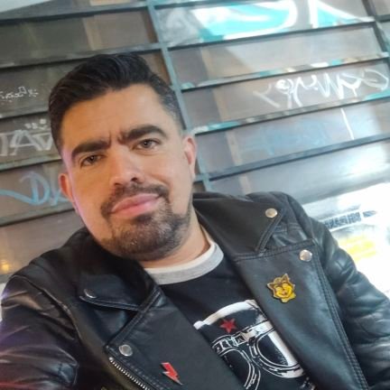 Lic. Español y literatura, cinéfilo, geek, amante del rock and roll!!!