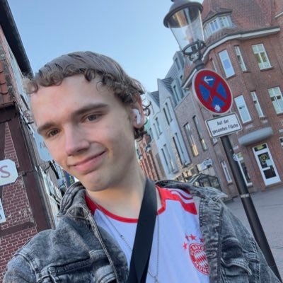 Ehrt_Official's profile picture. ≫ 20 yo from Hamburg & sometimes in Munich ♡ ≫ German 🇩🇪 ≫ Creator & Gamer ≫ K-Pop, FC Bayern, Gaming, Travel, VLOGS, Music, Fun, & Edits 𝐦𝐢𝐚 𝐬𝐚𝐧 𝐦𝐢𝐚