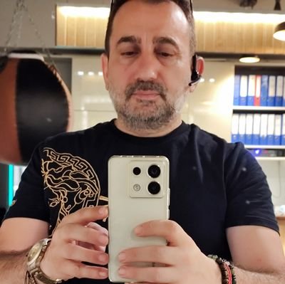 ƬƛЯƘƛƝƠƔƛ
Twitter'da kimseler yokken bizler vardık. Bu kadar sessizlik yeter artık
Onlara deyin ki;
Hainlerin korkulu kabusu
Efsane @SosyalBARON geri dönüyor