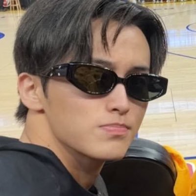 my main account @mooochisung is backkk!!!!