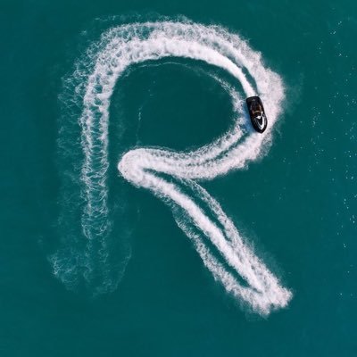 imraw09's profile picture. هِمَّتي هِمَّةُ المُلوكِ وَنَفسي  نَفسُ حُرٍّ تَرى المَذَلَّةَ كُفرا