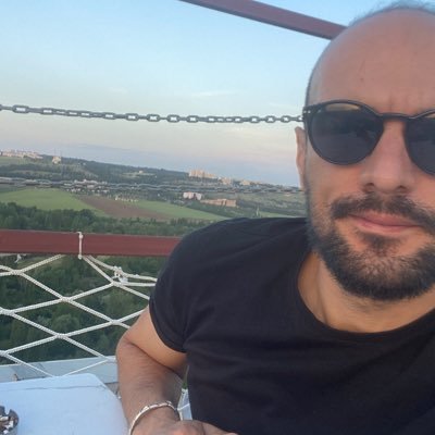 prometheusz17's profile picture. Letusfightlou!