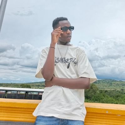 hockey_fashionz's profile picture. God first 🙏
Wildlife photographer🧭🧭
Travel 🛤️🛣️, Animals 🐲🐒
 Nature 🌴🏞️, Birds🦜🐦
 Waters🚿🏊, Trips and tours✈️🚀
Bike vacations🚴🚴, Time⏲️⏲️