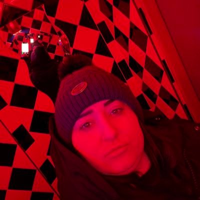 charlotteroseb5's profile picture. 