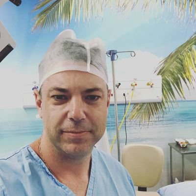 🩺 Active Doctor | 👴 69 | 💔 Widowed
💼 Stable life, soulful heart
🎷 Jazz | 📚 Books | 🍷 Wine & deep talks
❤️ Seeking 1 graceful woman to share this chapter