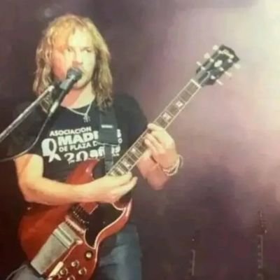 socio e hincha del gallito de morón desde la cuna🐔🐔 
el rocknroll no morirá jamás - la renga