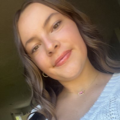 Emma_huber18's profile picture. Class of 2030- OFMS 🏀🥎 Emrald necklace 14u 🥎