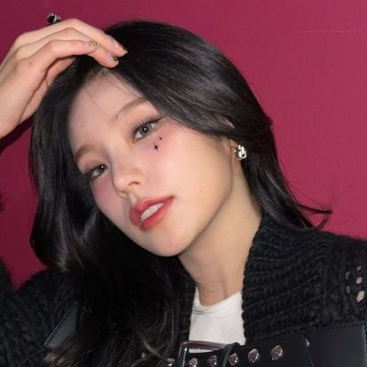 hourlyjia's profile picture. Tweeting and retweeting are two of my greatest joys ༊*·˚♡