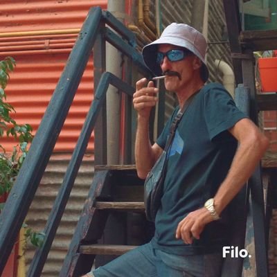 vesti la giubba.
Aficionado por ciertas cosas.
La paz injusta no es el fin del derecho, tampoco lo es la justicia sin seguridad, ni lo es un orden sin libertad