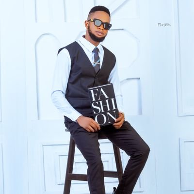 Born MAN U fan📛
Youth and child right activitist and a current student of the University Of Makeni pursuing a BA in Political Science And International Rel.