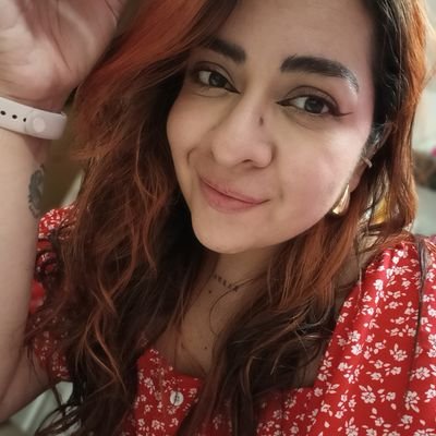 K_deKarla's profile picture. 31 || Psicóloga || Constantemente en crisis existencial || Odio el sol || 🏳️‍🌈 ||