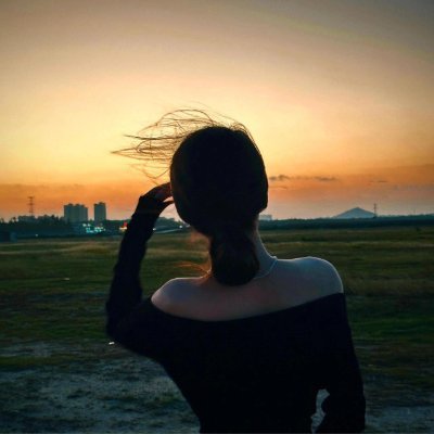 hbkjm26's profile picture. The sun is shining, and my appetite is just right☀️🍙~ The happiest moment is: the wind is blowing, I am eating, and there is a little cream on the corner of my